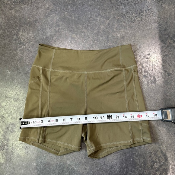 Love army green biker shorts Amazon yoga shorts pockets - Picture 5 of 8